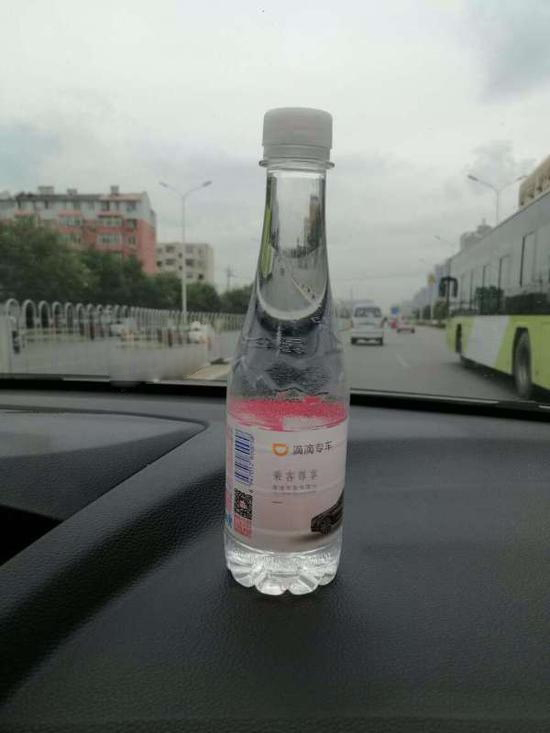 惊呆！揭露滴滴专车上的矿泉水内幕