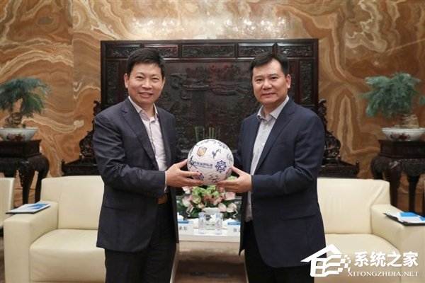 华为苏宁达成300亿战略目标：多款华为手机下单立减
