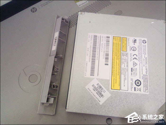 如何将SSD固态硬盘放在光驱位？笔记本光驱改固态硬盘的方法