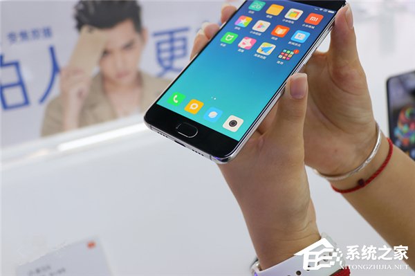 小米6亮银探索版现场图赏：四曲面镜面玻璃机身