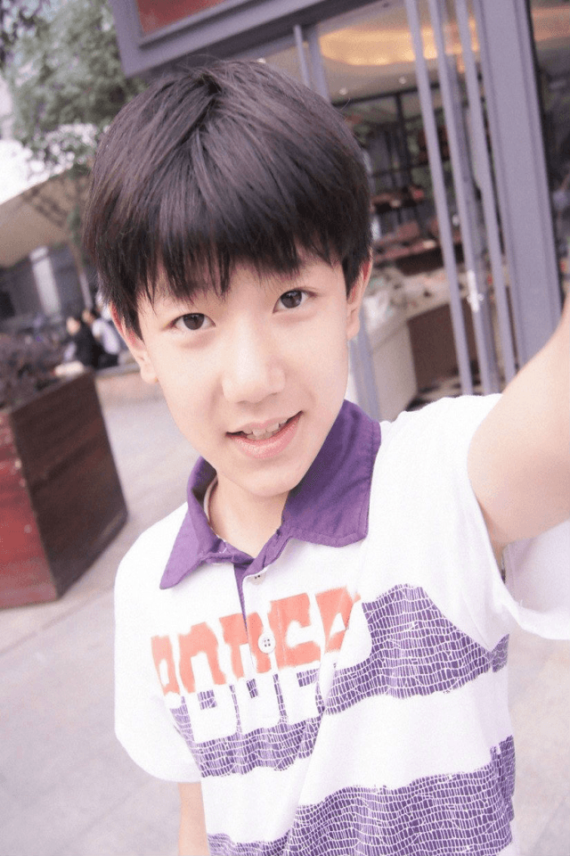 王源高清图片 v16.08.0122