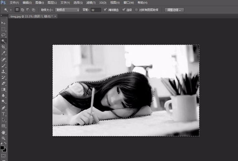 PS中如何采用色阶进行抠图？