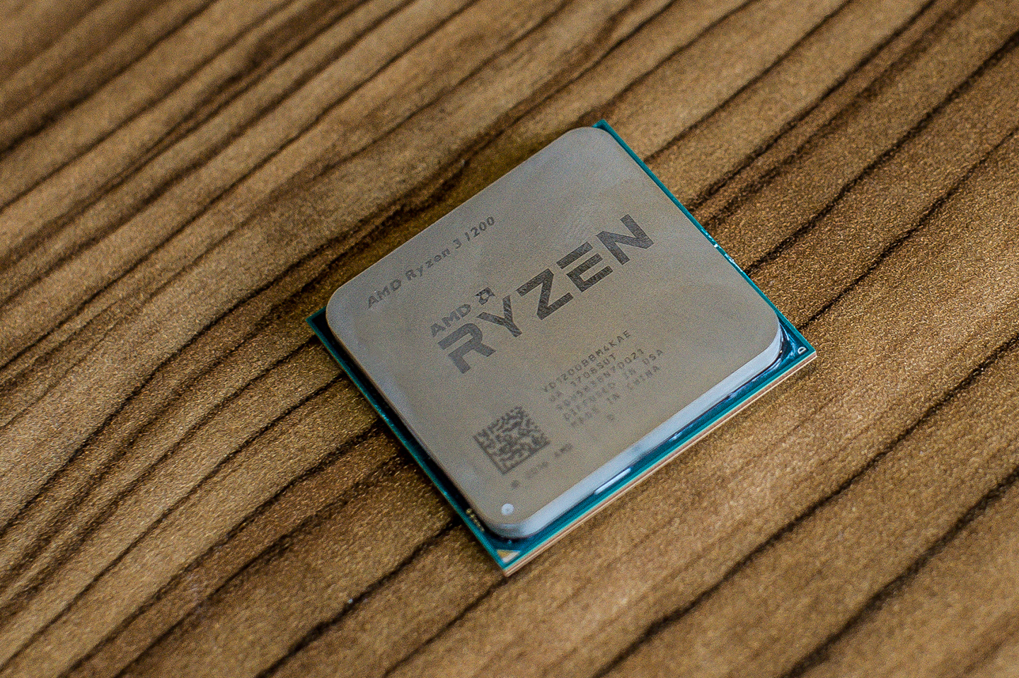 Ryzen 3 1200四核/8G/影驰GTX 1050虎将独显中端游戏电脑