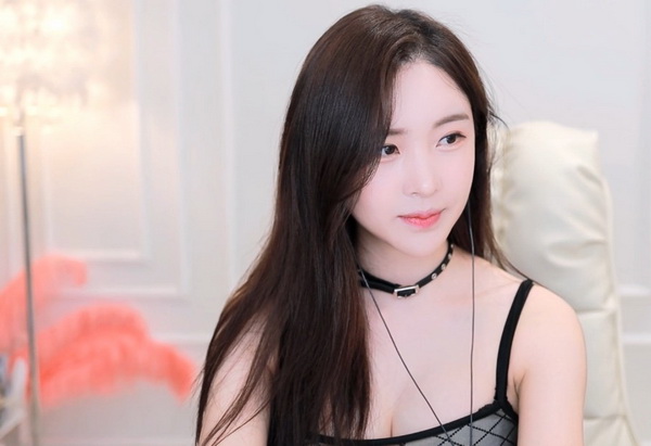 鸭脖香蕉芭乐丝瓜草莓小猪18版下载