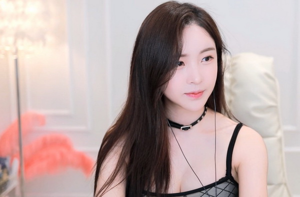 鸭脖香蕉芭乐丝瓜草莓小猪旧版下载