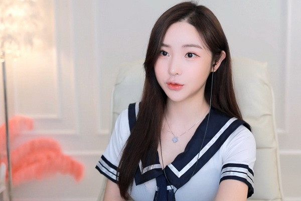 草莓榴莲深夜释放自己2021最新版下载