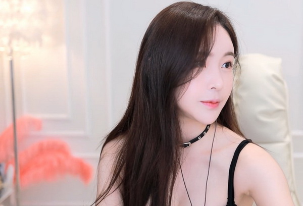 草莓丝瓜芭乐鸭脖在线观看破解版下载