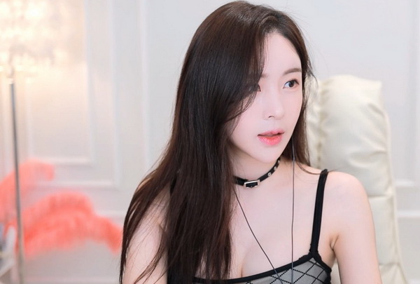 草莓丝瓜榴莲秋葵无限看版下载