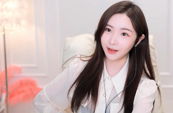 草莓秋葵芭乐绿巨人无限制旧版下载