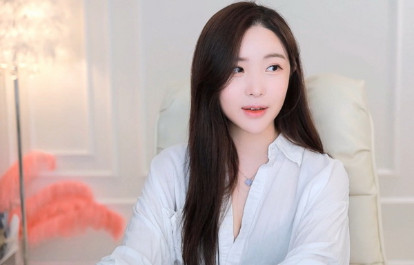 草莓芭乐樱桃丝瓜绿巨人最新版下载