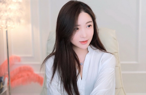 草莓芭乐樱桃丝瓜绿巨人旧版下载