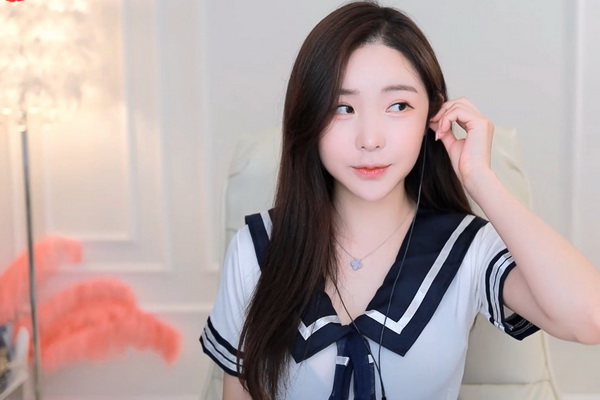 适合半夜看的直播软件凤蝶破解版下载