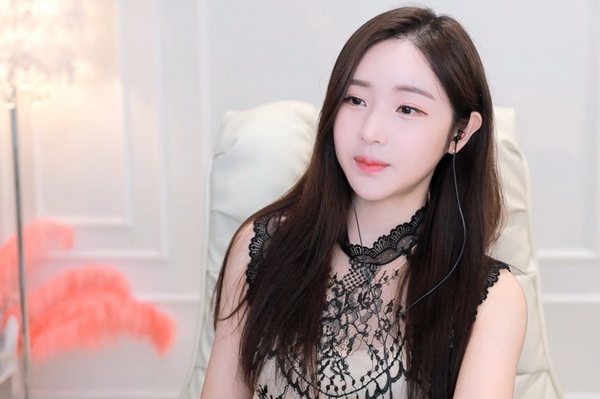 草莓榴莲向日葵18岁好爽污ios版下载