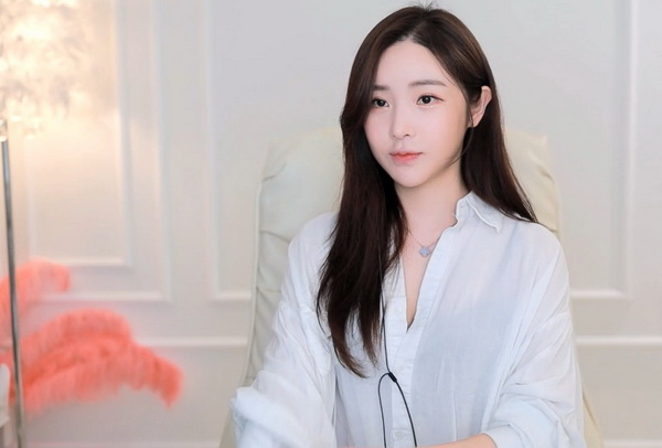 草莓芭乐樱桃丝瓜绿巨人视频下载