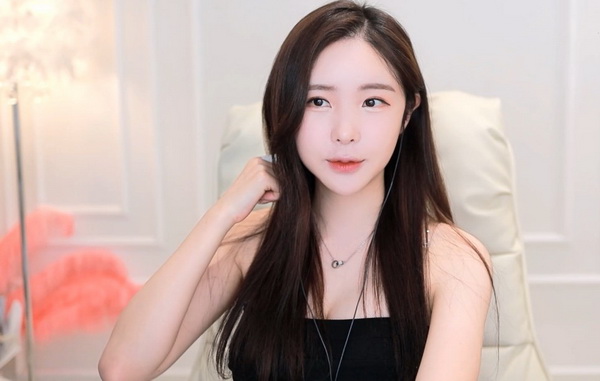 草莓秋葵芭乐绿巨人无限制破解版下载