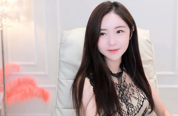 草莓芭乐香草秋葵丝瓜黄瓜18破解版下载